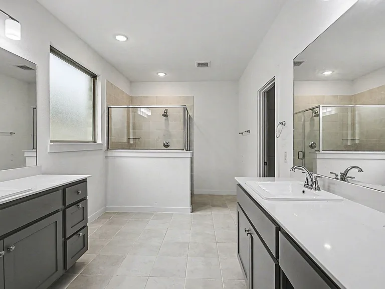 2653 Keokuk St — Photo 18