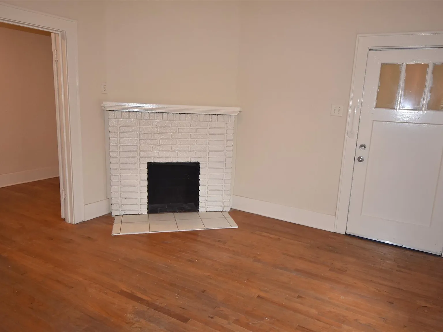 1 bed, 1.0 bath, $950 — Photo 3