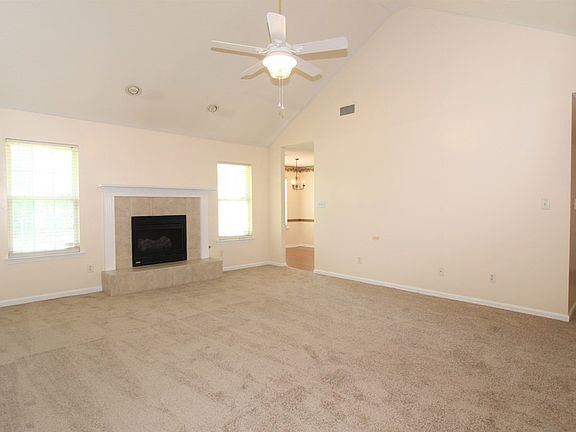 3rd image of 1706 Deer Chase Ln