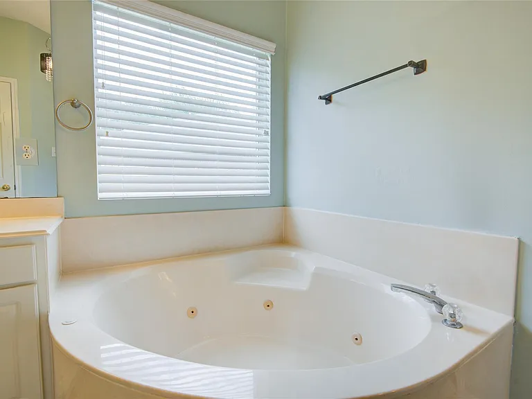 1803 Senca Springs Ct — Photo 34