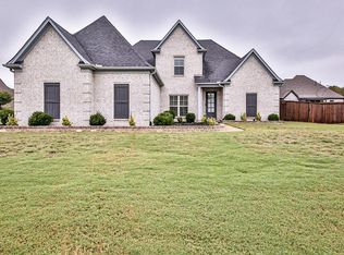 225 Country Brook Dr, Oakland, TN 38060