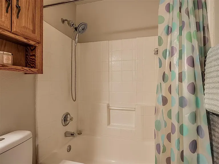 708 Peppertree Ct — Photo 5