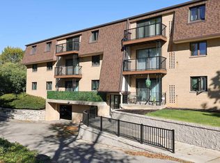 3239 S 58th St UNIT 111, Milwaukee, WI