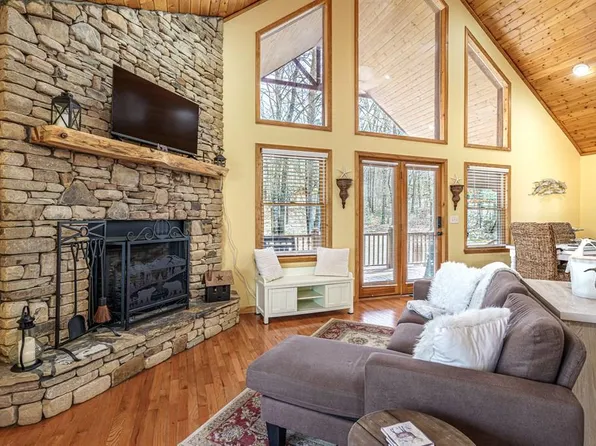 198 Dew Drop Ln, Murphy, NC 28906