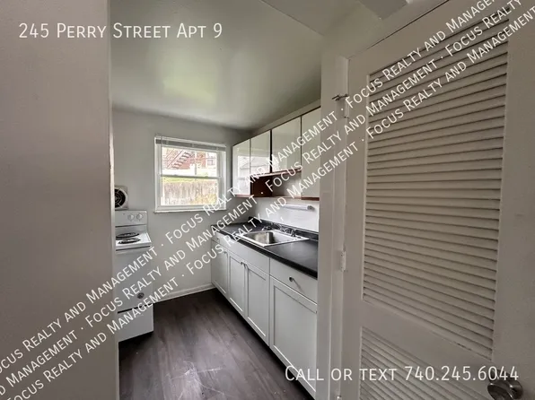 245 Perry St APT 9, Lancaster, OH 43130
