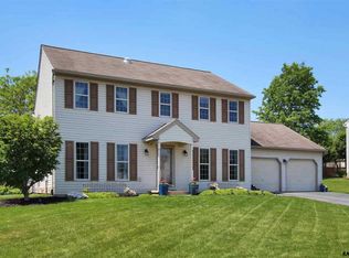 4 Rockdale Dr, Seven Valleys, PA 17360