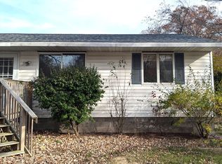 17550 Sparks Ln, Spring Lake, MI 49456