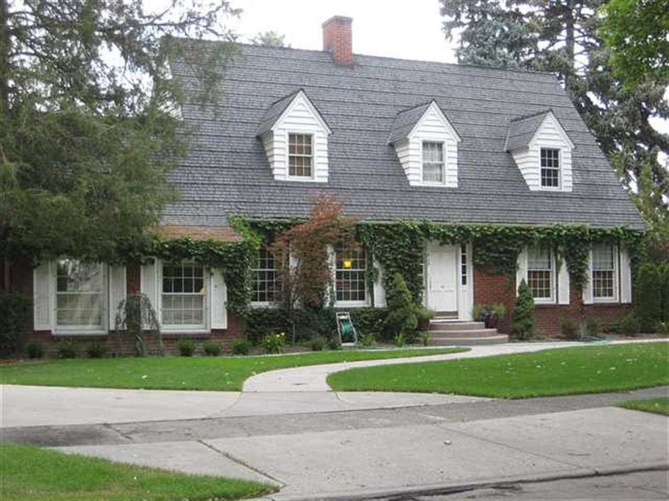 1st image of 1435 11th Ave E