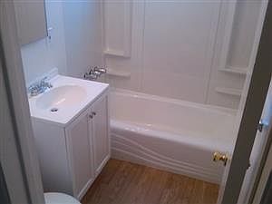 2nd image of 438 N L St APT B