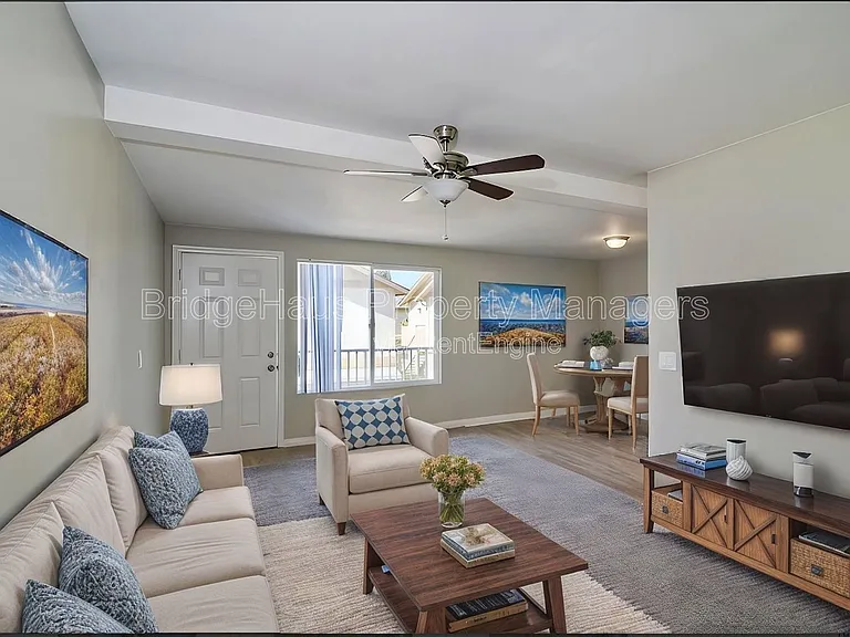 378 Moss St #14 — Photo 1