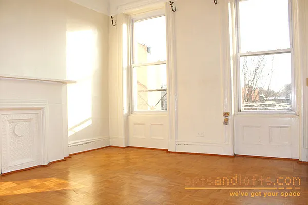 Rented by aptsandlofts.com | media 9