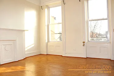 Rented by aptsandlofts.com