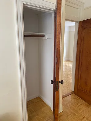 Rented by Argy Realty Inc | media 21