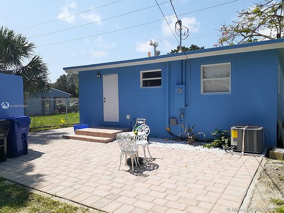 3rd image of 1615 NW 5th St