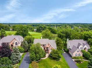6819 Oakhurst Ridge Rd, Clarkston, MI 48348