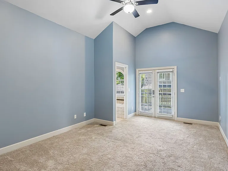 1011 Bate Ave — Photo 15