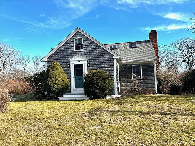 123 Border Ave — Photo 2