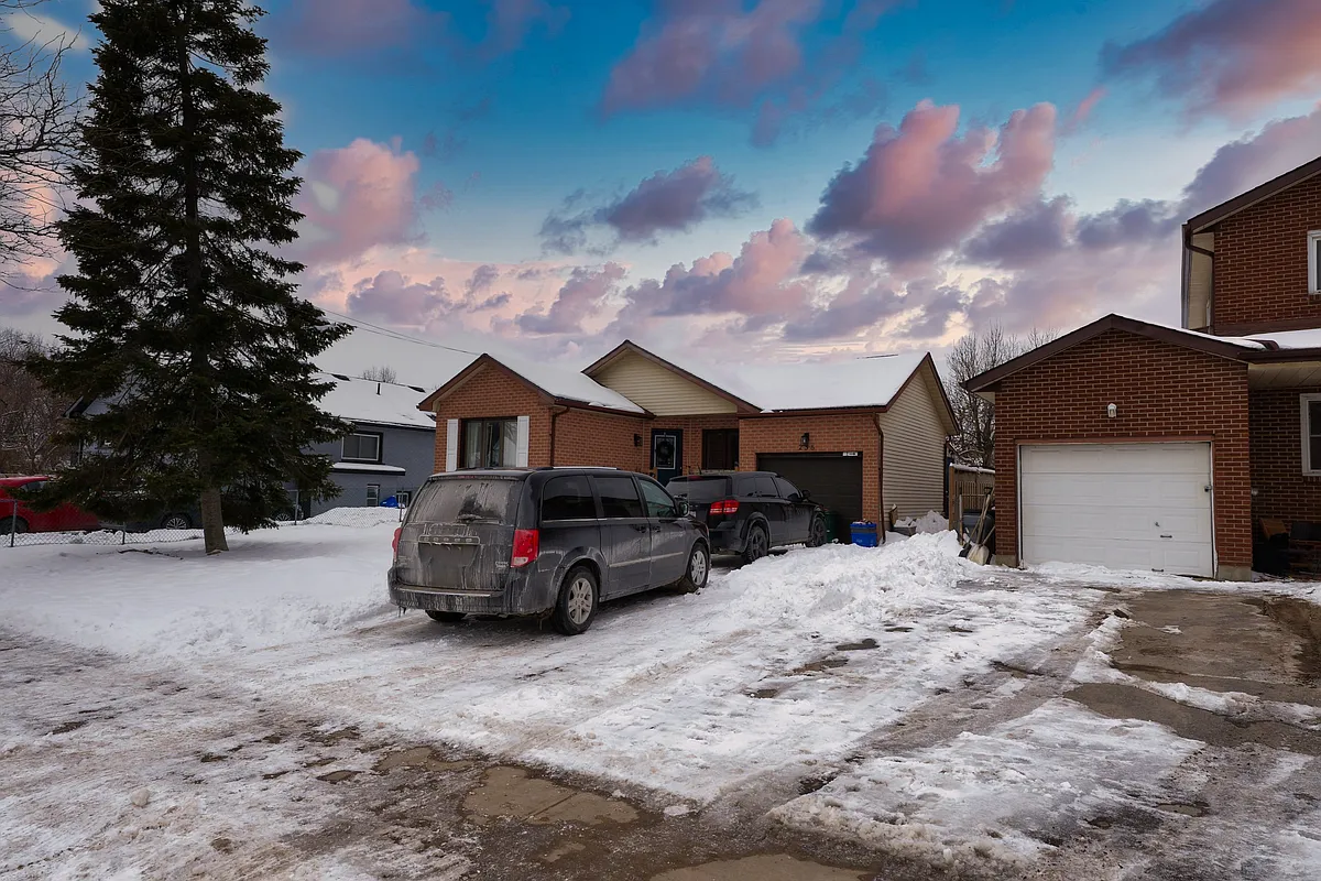 Building Photo - 258 Kingscourt Ave #2