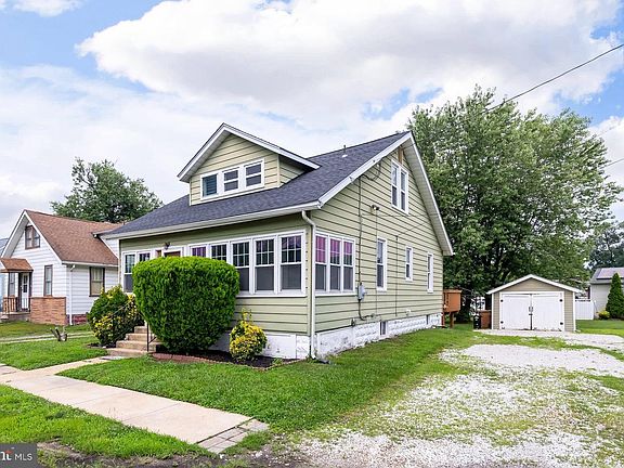 3rd image of 16 Mantua Rd