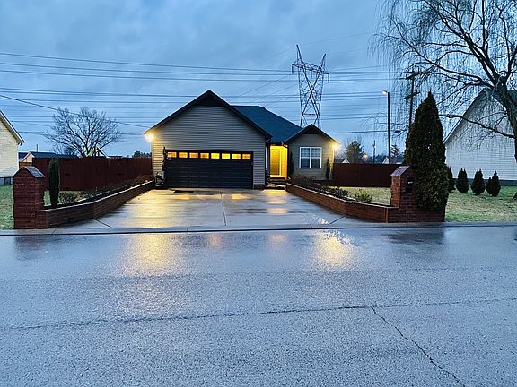 3rd image of 1968 Old Castle Dr