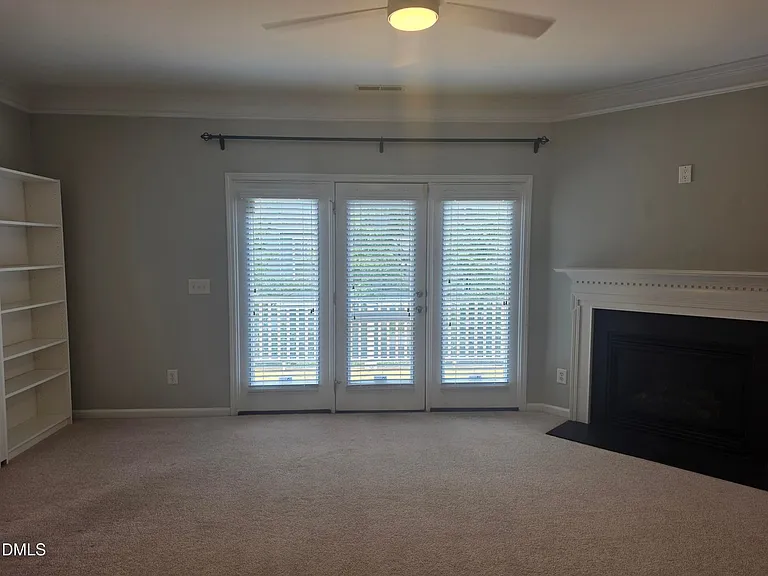 124 Braeside Ct — Photo 3