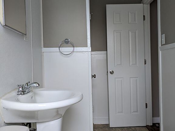 5th image of 628 Crestlyn Dr