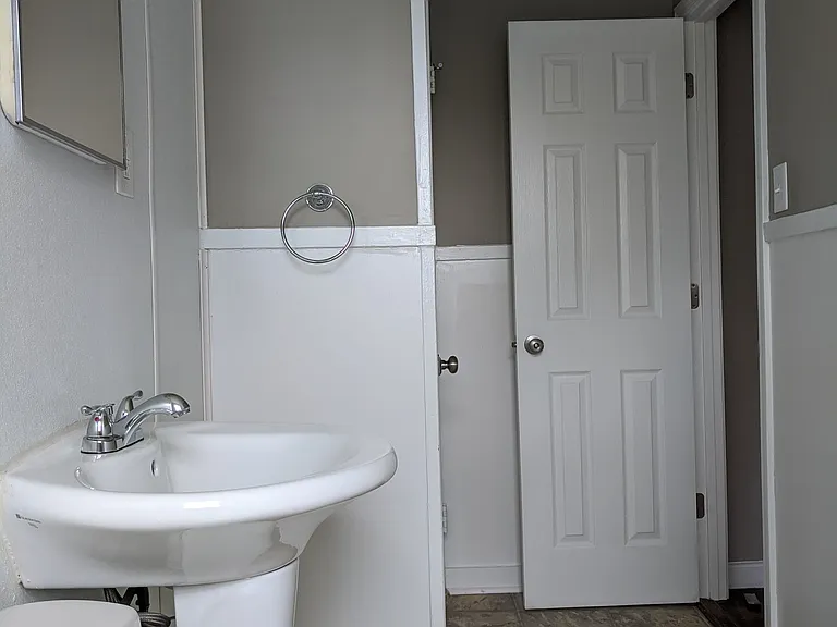 628 Crestlyn Dr — Photo 5
