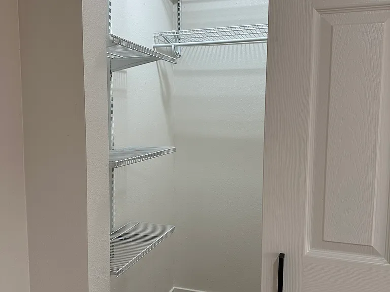 5066 Voltaire St #3 — Photo 19