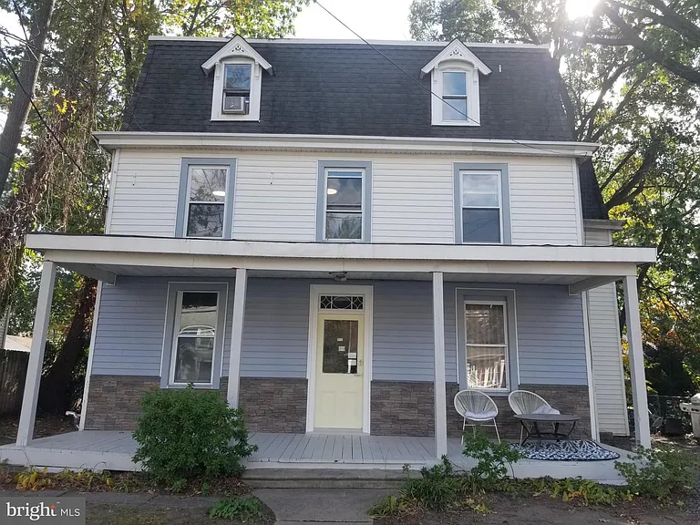 212 Warren St #2 — Photo 15