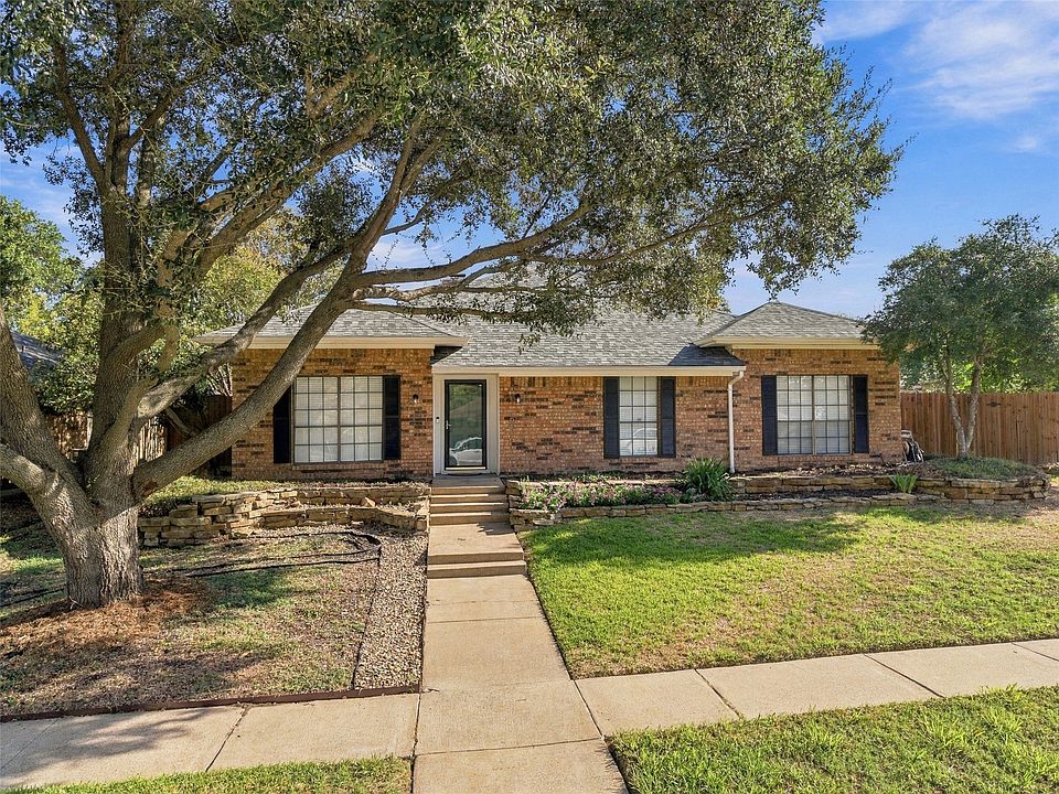 1st image of 841 Villa Ridge Dr