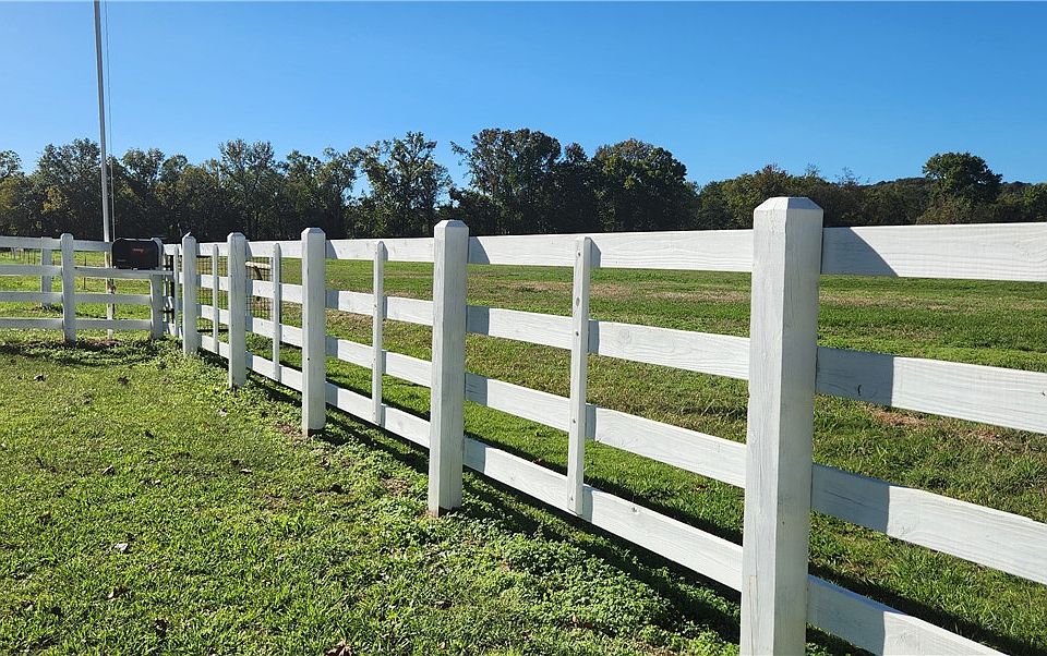 2nd image of 1325 Roy Taylor Rd