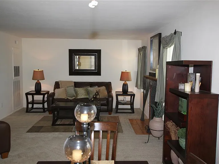 Eaglerock Village Apartments — Photo 30
