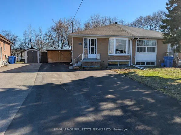 126 Sheldon Ave, Newmarket, ON L3Y 2V7