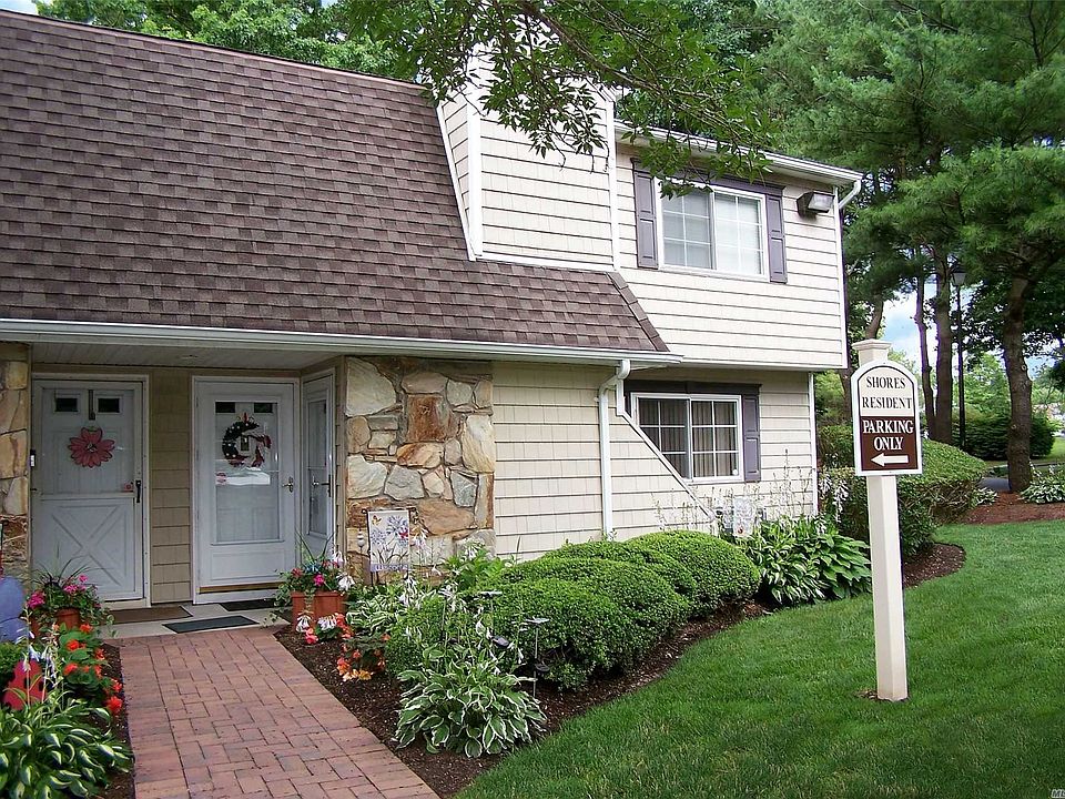 1st image of 281 Lake Pointe Dr