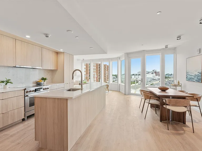 120 Nantasket Ave #Penthouse 4 — Photo 20