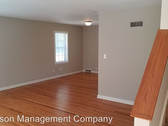 2nd image of 7523 Terrace St