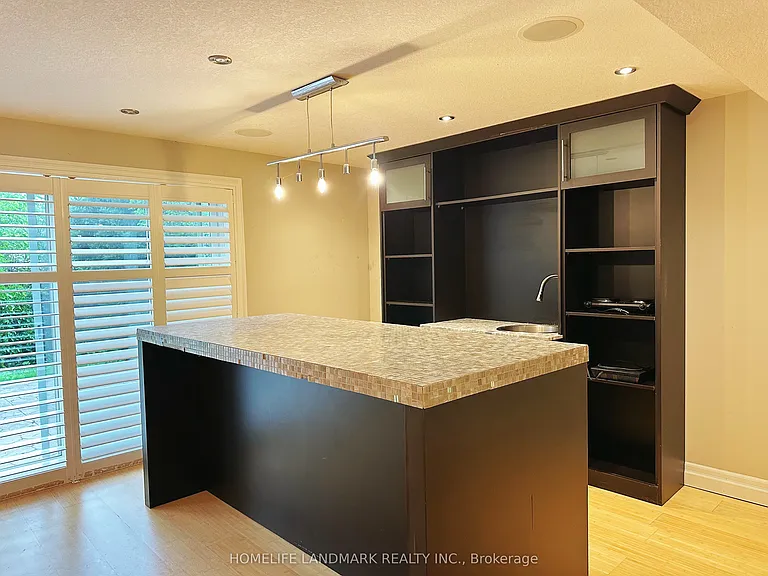 388 Berryhill Dr — Photo 18