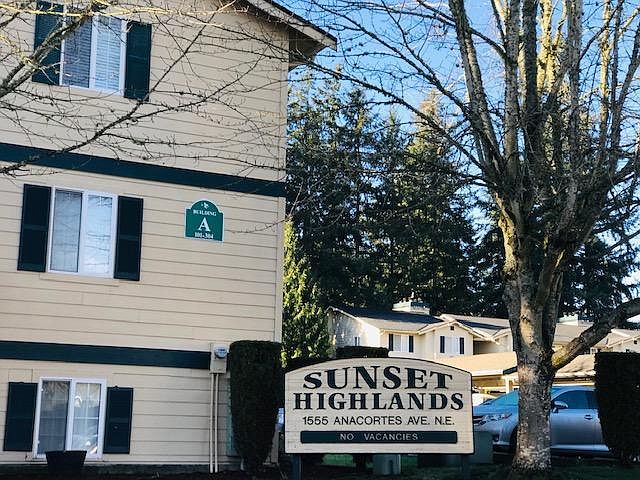 SUNSET HIGHLANDS
RENTS - $2300 - 2400
