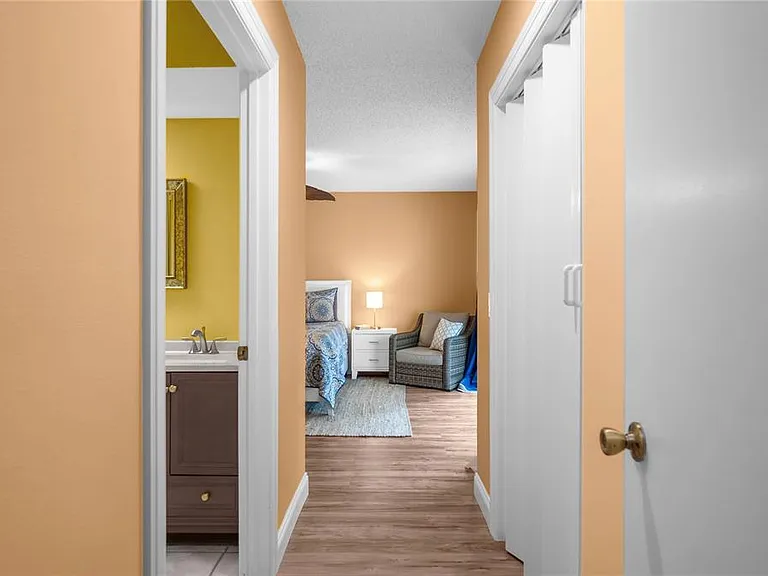 28 Rivertrail Dr — Photo 10