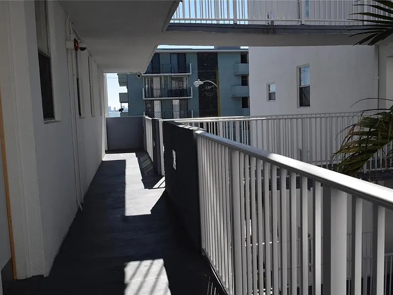 1801 S Treasure Dr #17 — Photo 7