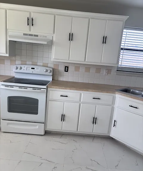 1103 Travis Cir — Photo 3