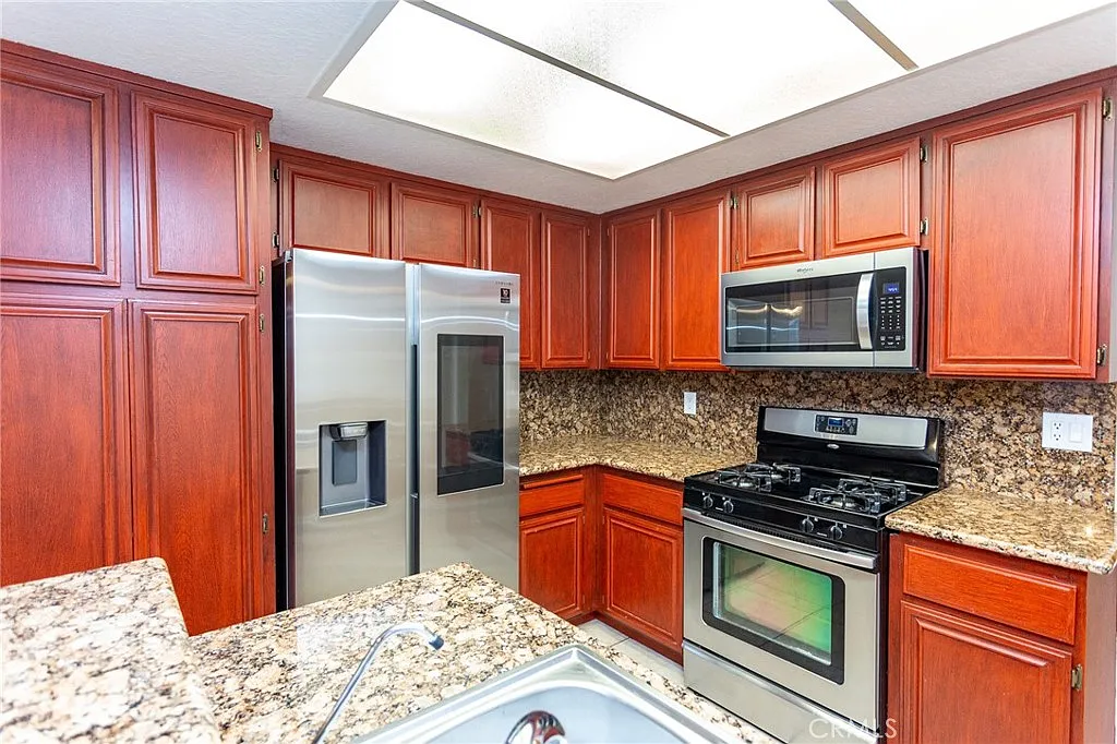 3 bed, 1497 sqft, $3,275 — Photo 2