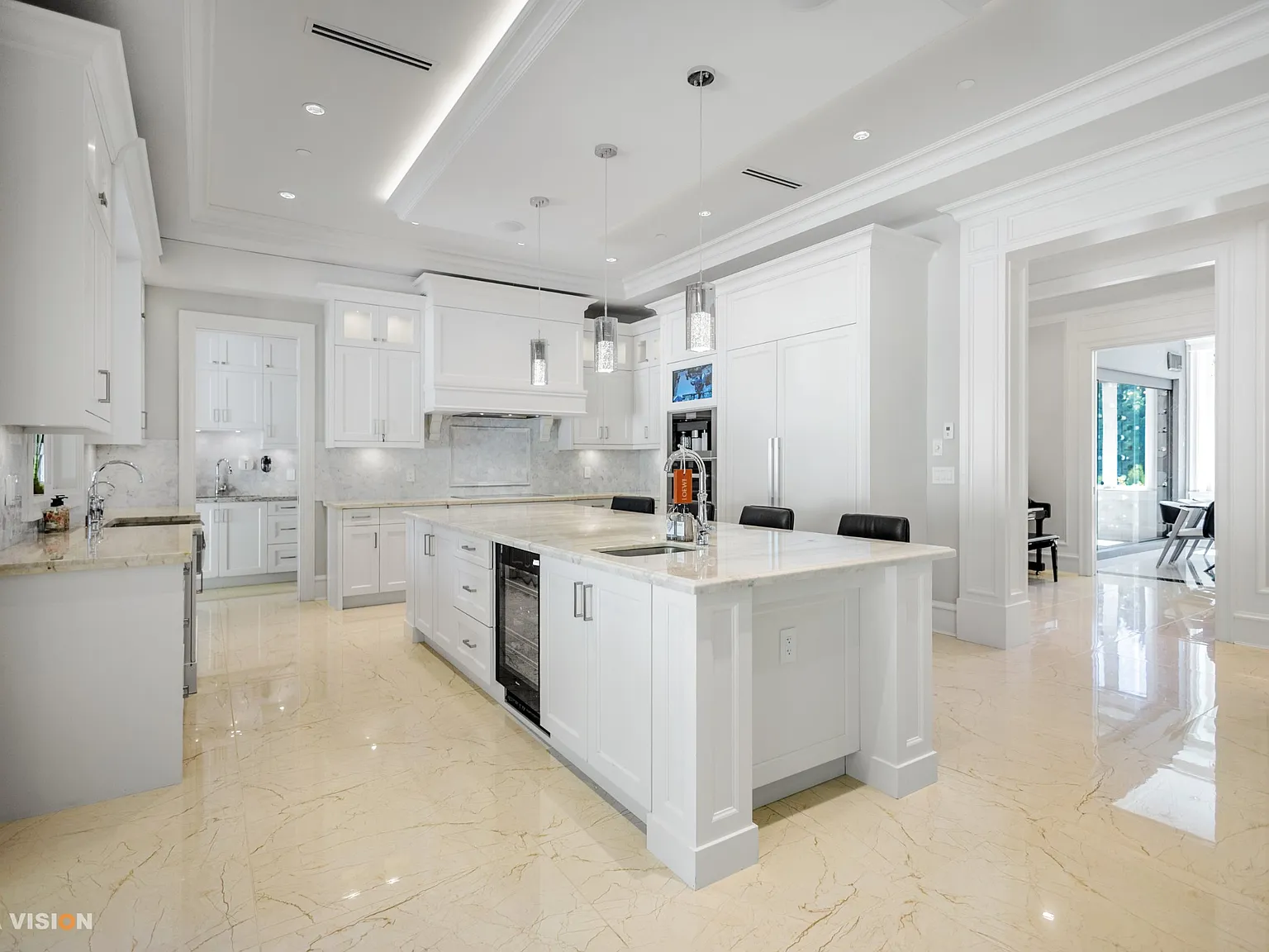 7 bed, 4727 sqft, $12,800 — Photo 3