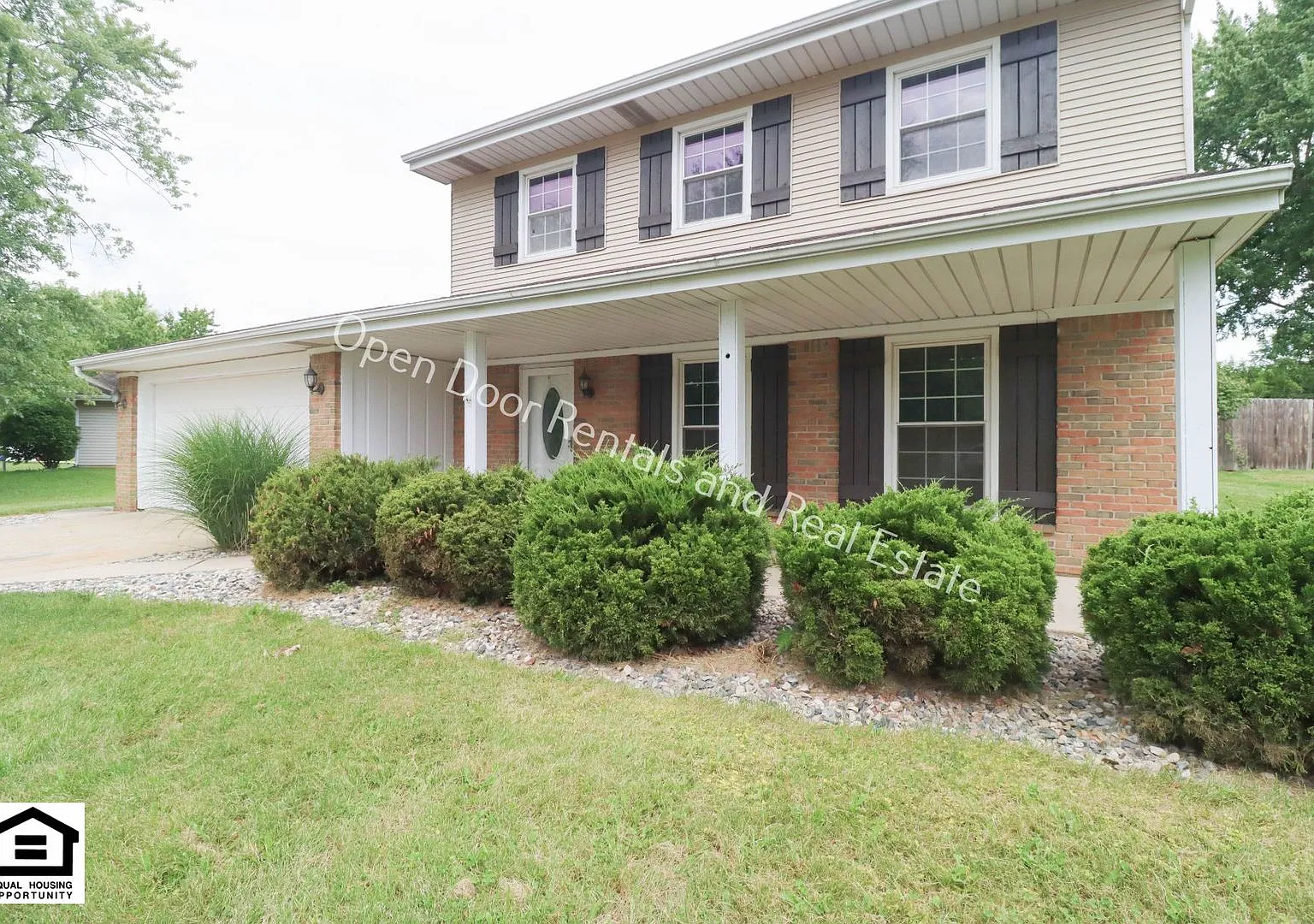 Now available 3 bedroom home — Photo 2