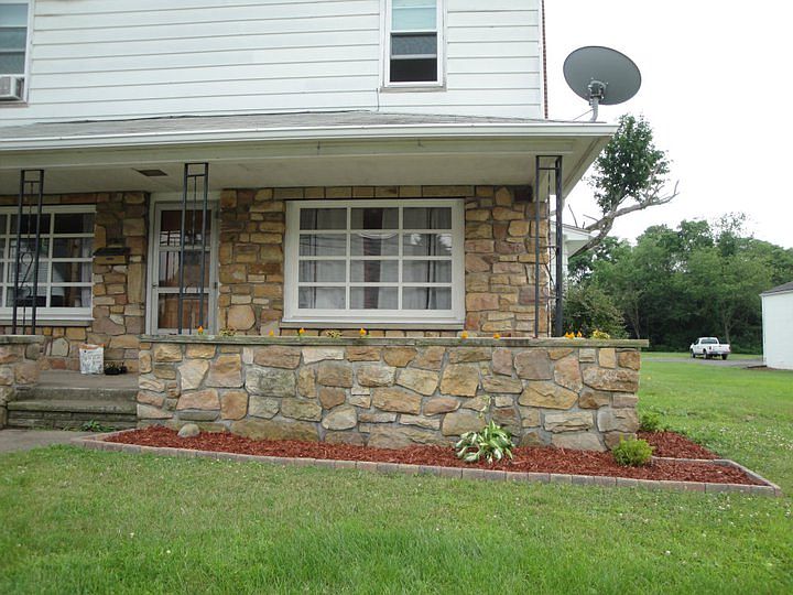 2nd image of 208 Martzville Rd