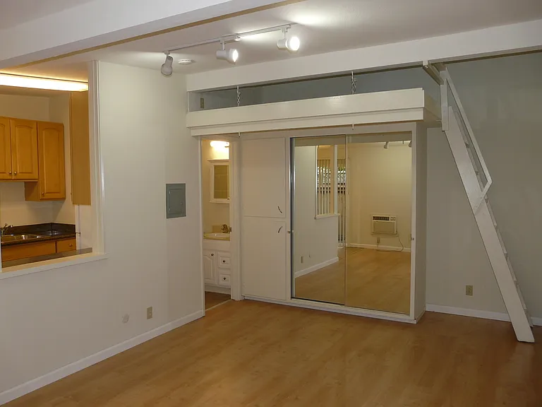 315 Easy St #10 — Photo 5