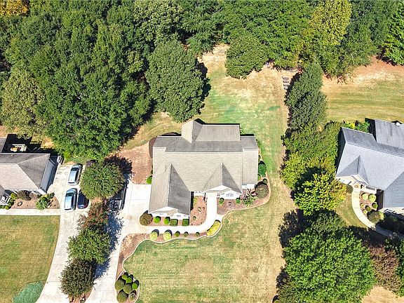 3rd image of 708 Sagewood Ln