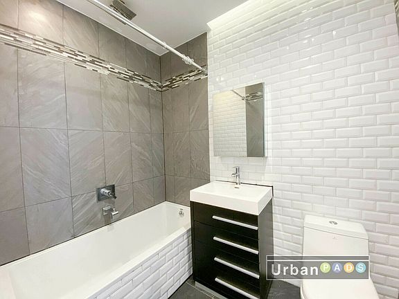 4th image of 18 Dodworth St APT 1r