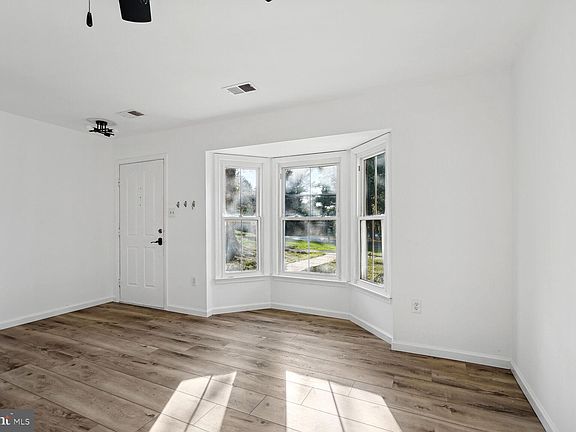 4th image of 12173 Presidio Way