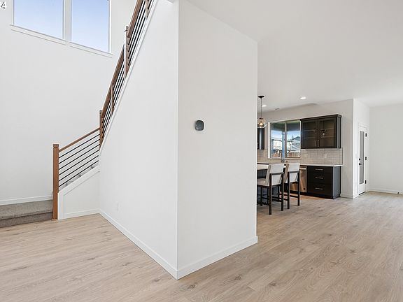 4th image of 3703 SE 7th Ave